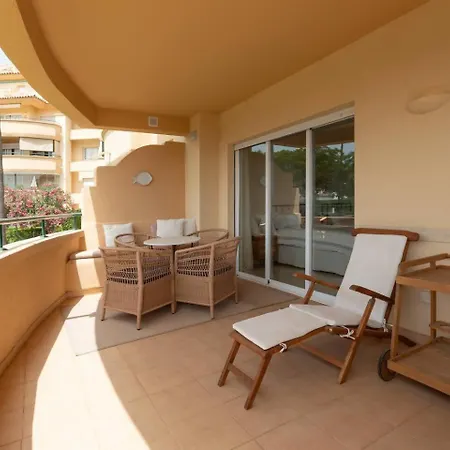 Precioso Elvira Hills