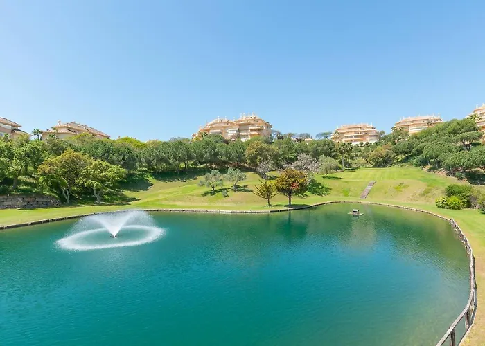 Precioso Elvira Hills. * Marbellac