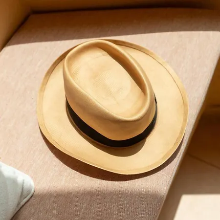 Precioso Elvira Hills * Marbellac