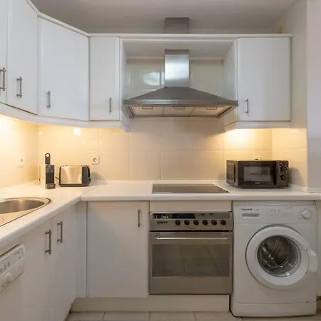 Precioso Elvira Hills *