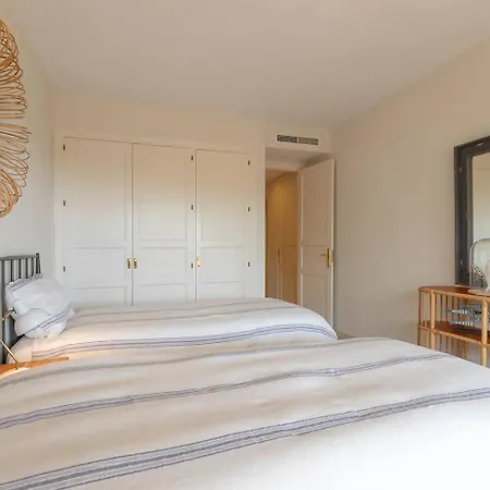 Precioso Elvira Hills