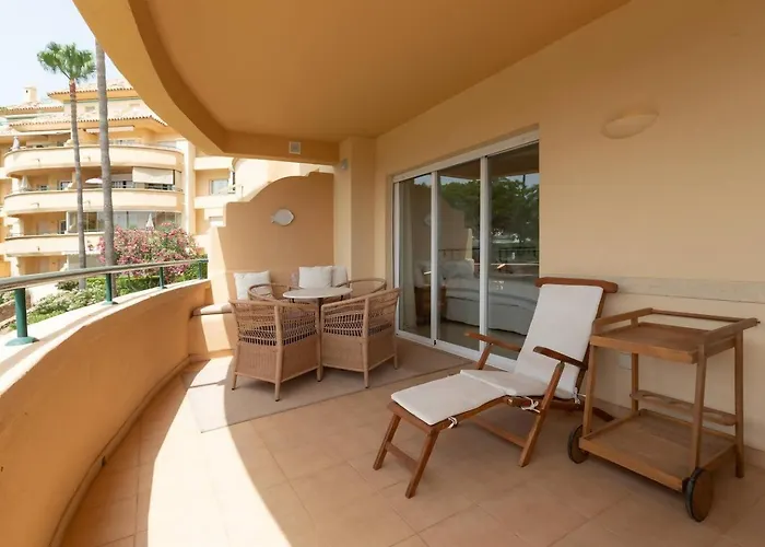 Precioso Elvira Hills