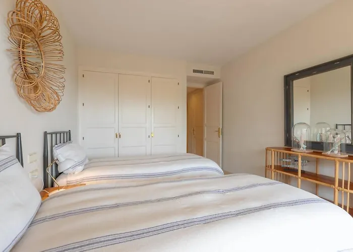 Precioso Elvira Hills