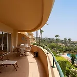 Precioso Elvira Hills. Μαρμπέλλα