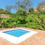Precioso Elvira Hills. * Μαρμπέλλα